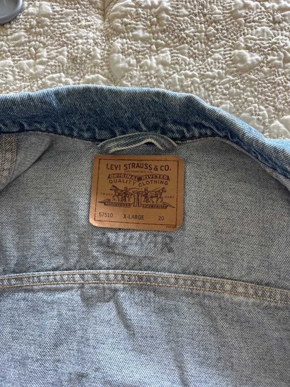 Vintage 90s Levi's 57510-0214 Denim Trucker Jacket USA Made XL 20 Red Tab